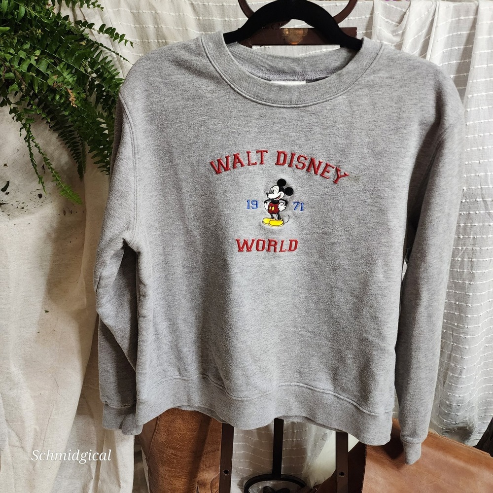 Walt Disney World Mickey Mouse Sweatshirt Gray Embroidered Puffy Logo Large kids